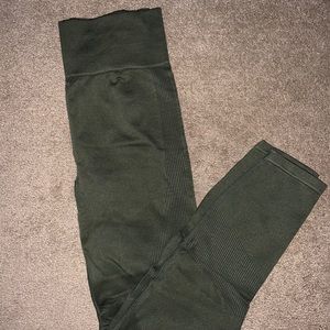 BNWT pink workout leggings